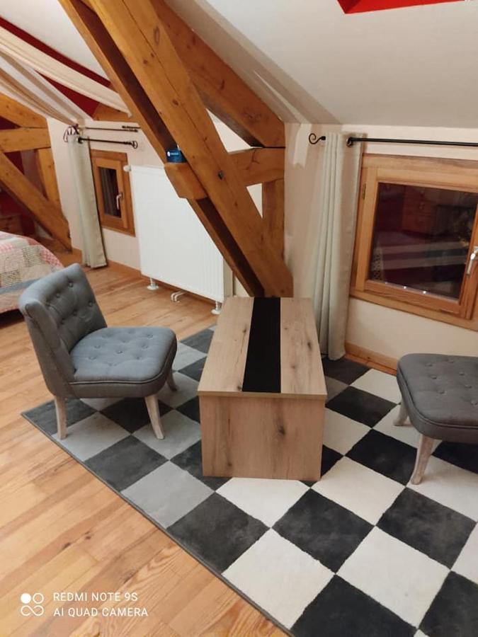 La Pierre Trouee Chambre D'Hotes Châteauneuf-de-Randon Exterior foto